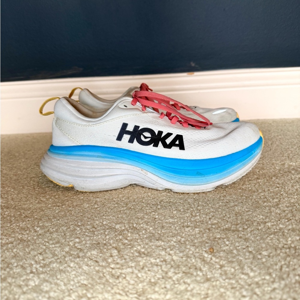 HOKA Bondi 8 Sneaker, size 7